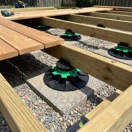 Höhenverstellbares Stelzlager für Holzterrassen 40/60 mm - ESSENTIEL-Reihe - Jouplast