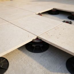 Plattenlager 43 bis 460 mm – Ohne Dämpfungsunterlage – Selbstnivellierend – Einstellung von oben – Solidor