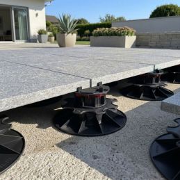 Supporto per pavimentazione da 46 a 463 mm – Con tampone ammortizzante – Autolivellante – Regolazione dall'alto – Solidor