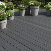 Terraza de composite gris: robustez y diseño para su exterior | Plots Discount