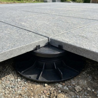 Plot autonivelant terrasse : rattrapez la pente | Plots Discount
